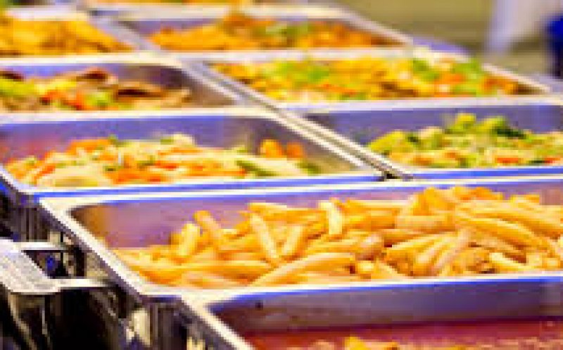 Mai multe restaurante din Cluj-Napoca oferă GRATUIT o masă caldă refugiaților ucraineni