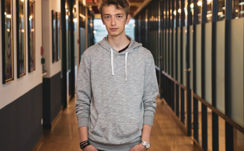 Clujul, lăudat de tânărul care a renunțat la Google și Facebook pentru a educa tinerii pe YouTube.