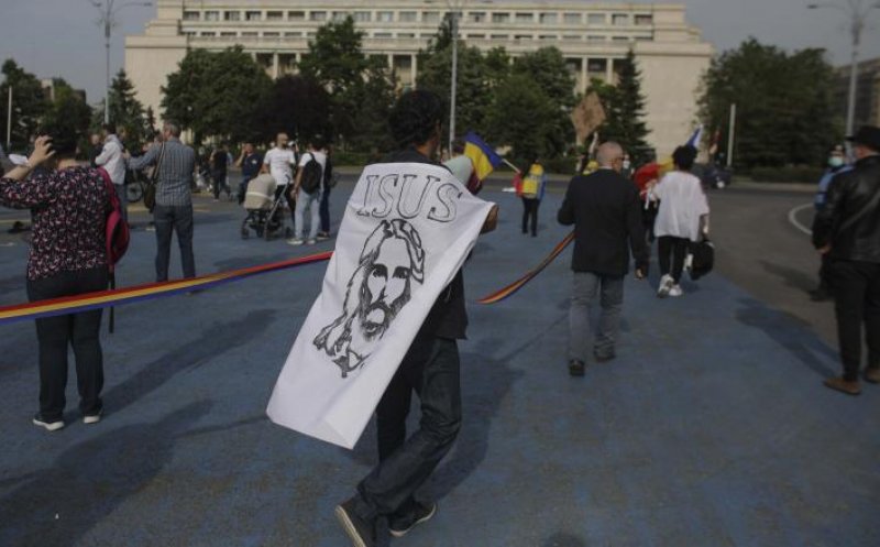 Mesajul ministrului Marcel Vela către protestatarii din Piaţa Victoriei, care pun în pericol sănătatea publică